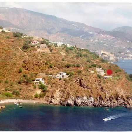 Villa Mare - Suspended Over The Sea