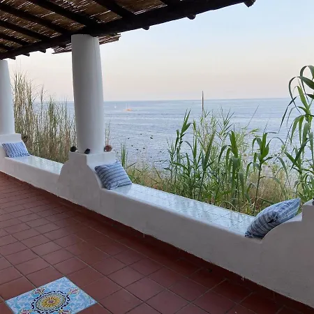 Mare - Suspended Over The Sea Villa *