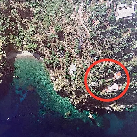 Mare - Suspended Over The Sea Villa