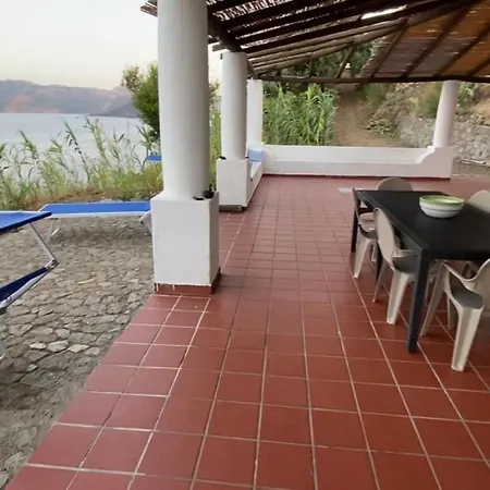 Mare - Suspended Over The Sea Villa