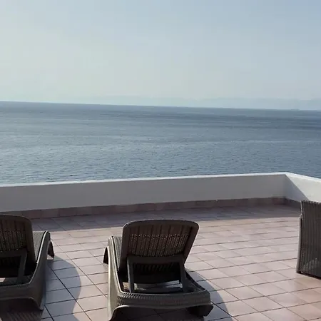 Mare - Suspended Over The Sea Villa