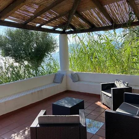 Villa Mare - Suspended Over The Sea